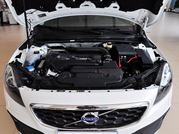 沃尔沃(进口) Cross Country 2.0T 发动机局部特写