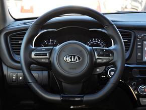 东风悦达起亚 2.0T AT 方向盘整体