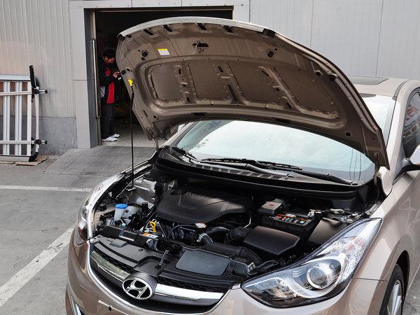 北京现代 1.6L 自动 发动机主体特写