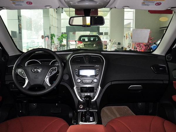 广汽传祺 2.0L 自动 中控台整体