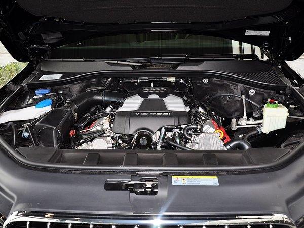 奥迪(进口) 35 TFSI quattro 发动机局部特写