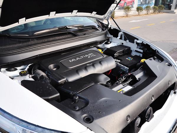 Jeep 2.4L 自动 发动机主体特写
