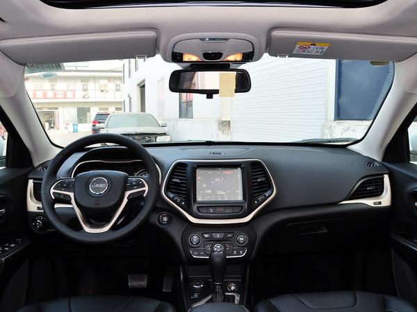 Jeep 2.4L 自动 中控台整体