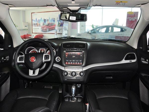 菲亚特(进口) 3.6L 自动 中控台整体