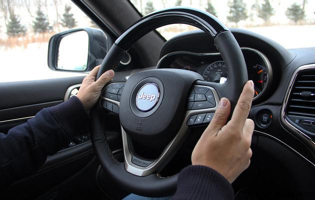 ˭�Ǳ�ѩԶ�м� �Ա��Լݴ���ŵ��/;��