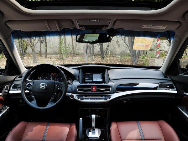广汽本田 3.0 自动 中控台整体
