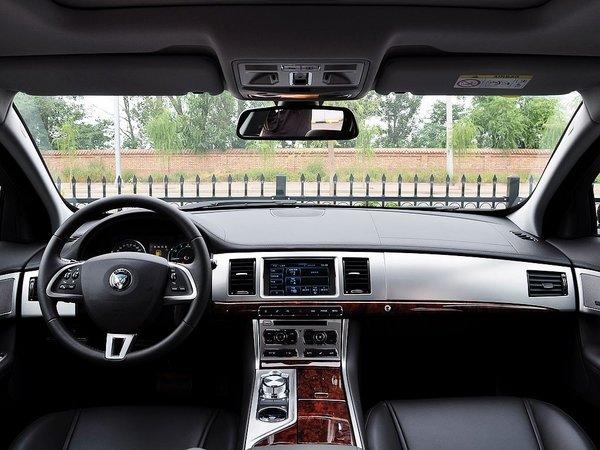 捷豹 2.0T 自动 中控台整体