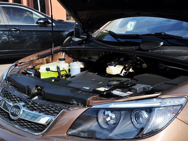 比亚迪 1.5TI 手动 发动机局部特写