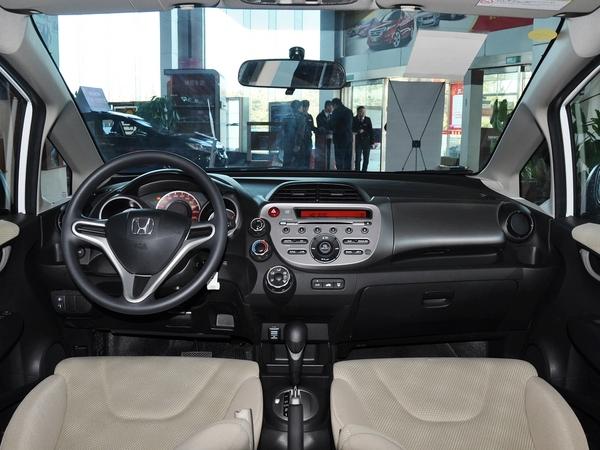 广汽本田 1.5L 自动 中控台整体