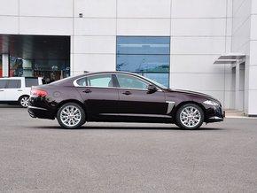 捷豹 2.0T 自动 车辆正右侧