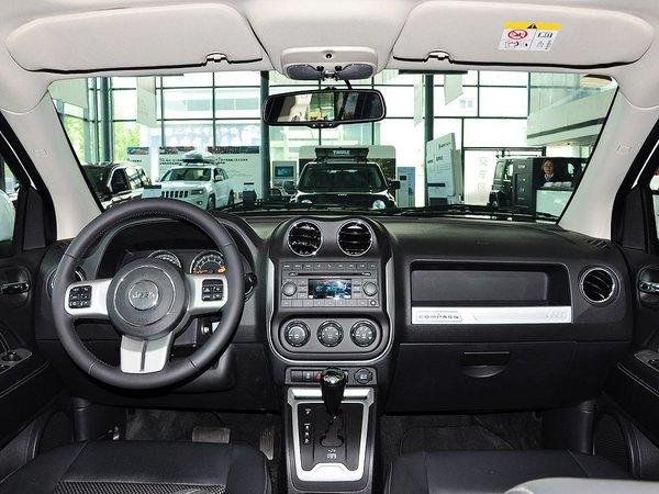 Jeep 改款 2.4L 自动 中控台整体