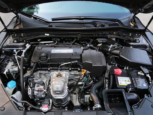 广汽本田 2.4l ex 发动机局部特写