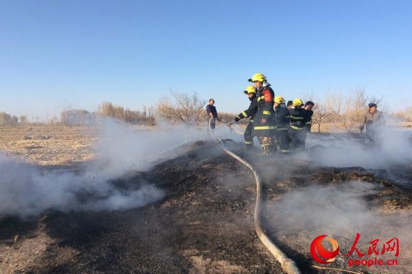 烧荒引火灾险酿惨祸 酒泉玉门消防成功扑救