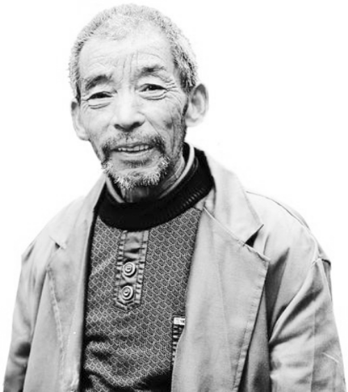 �ܿ�С̯���˳�������Ӥ 20��δ���ϰ峵����������