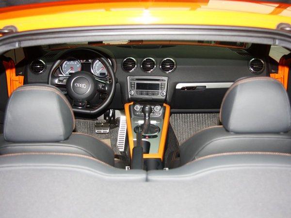 �µ�(����) Coupe 2.0TFSI �п�̨����