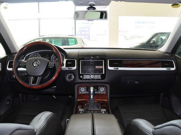 大众(进口) V6 TSI 中控台整体