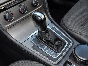 一汽-大众 1.6L 自动 挂档把手特写