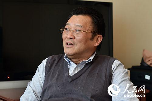 �Ϻ����ɽ���ί���ʢ�Ƿɴ����������������߲ɷ�(������ ��Ӱ)