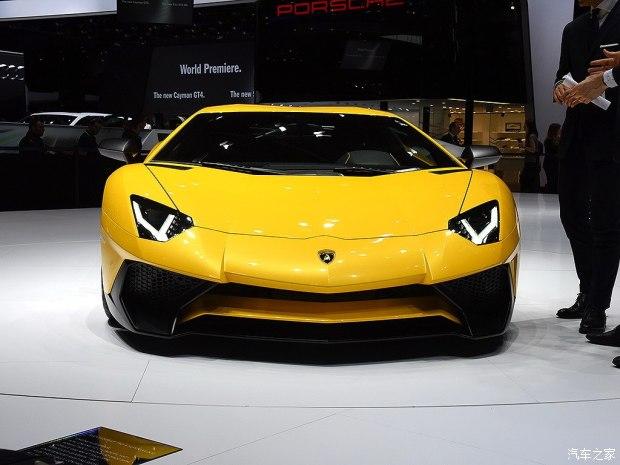 外观方面,兰博基尼aventadorsv虽然轮廓上仍跟aventadorlp700-4类似