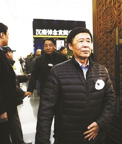 袁阔成追悼会举行三大评书艺术家齐现身图