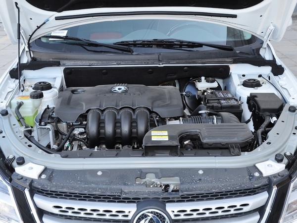 东风风神 1.5L 自动 发动机局部特写