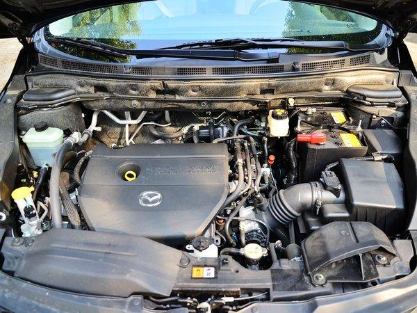 一汽马自达 2.5 自动 发动机局部特写