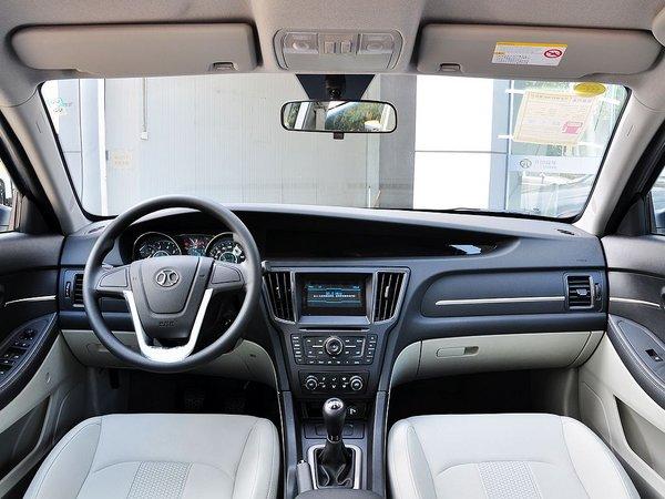 北京汽车(绅宝) 1.5L 手动 中控台整体