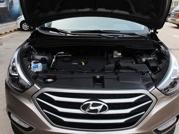 北京现代 改款 GL 2.0L 手动 发动机局部特写