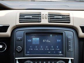 奔驰(进口) R400 中控台中央特写