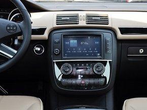 奔驰(进口) R400 中控仪表台总特写