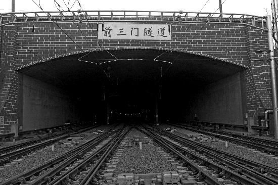 ����վ����վ���ڶɻ𳵡�3��20������(ͼ)