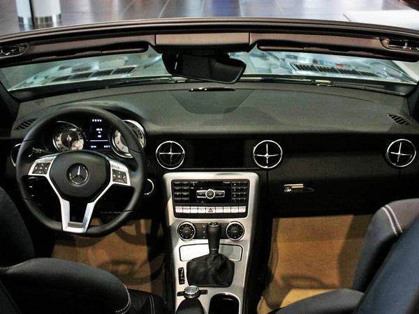 奔驰(进口) SLK200 1.8T 中控台整体