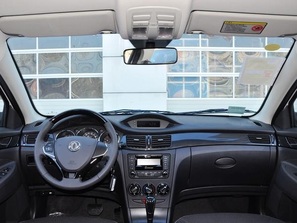 东风风神 1.5L 自动 中控台整体