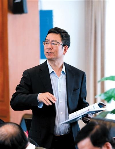 白岩松:报刊亭应被打造为城市文化地标