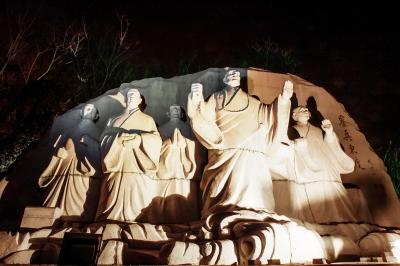 鉴真东渡群雕像换麻石真身再长高20多厘米