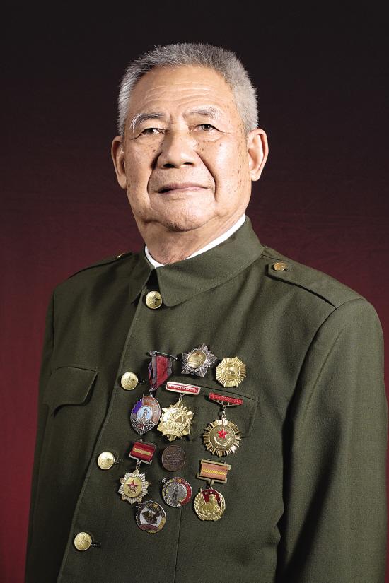 东江纵队全国战斗英雄逝世毛泽东邀其赴中秋晚宴