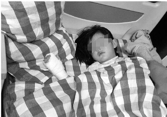 孩子接受了治疗