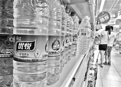 饮用水新国标正式实施 众多“概念水”退出市场