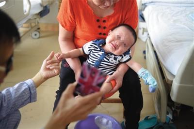 母亲捐肝救1岁患肝硬化儿子 手术恰逢母亲生日