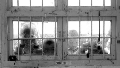 单亲留守儿童困守广西山村 孩子幼时母亲因贫出走