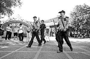 ���Ǿ�����װ��ͻ����פ�ر���ʦ����ѧ����ʵ����ѧ���㡣������������ ��Ц��/��