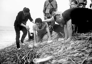 6��7�գ�������֮�ǡ��ſʹ�������Ա�����ڳ����߰������ˡ� �»������ Ф�վ�/��