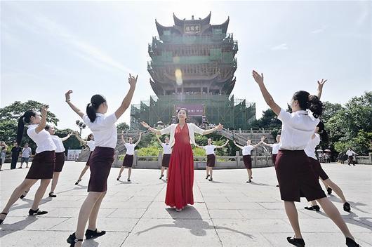 ���춼�б�Ѷ ͼΪ����԰Ա���ظ�������ף������Ļƺ�¥30������ ���춼�б����������