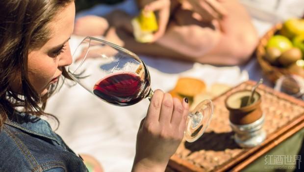 ����һ��Ϊ����͢���Ѿƴ���������