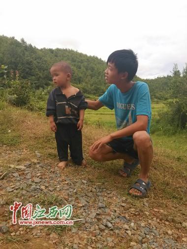 src="http:///0/13/03/35/13033502_119709.jpg"