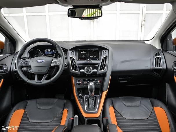 长安福特2015款新福克斯两厢