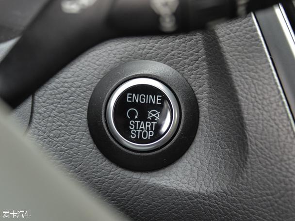 长安福特2015款新福克斯两厢