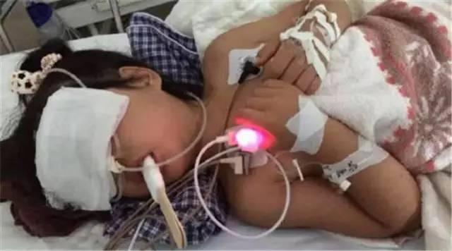 本月已有八个孩子被忘在车里,至少5个死亡!不要让孩子独自留在车内