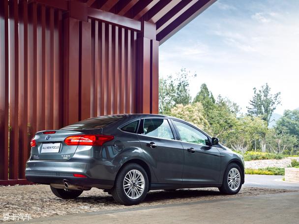 长安福特2015款新福克斯三厢