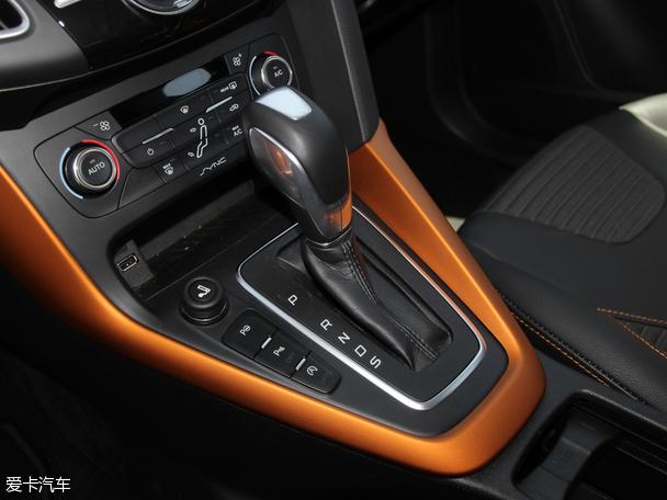 长安福特2015款新福克斯两厢